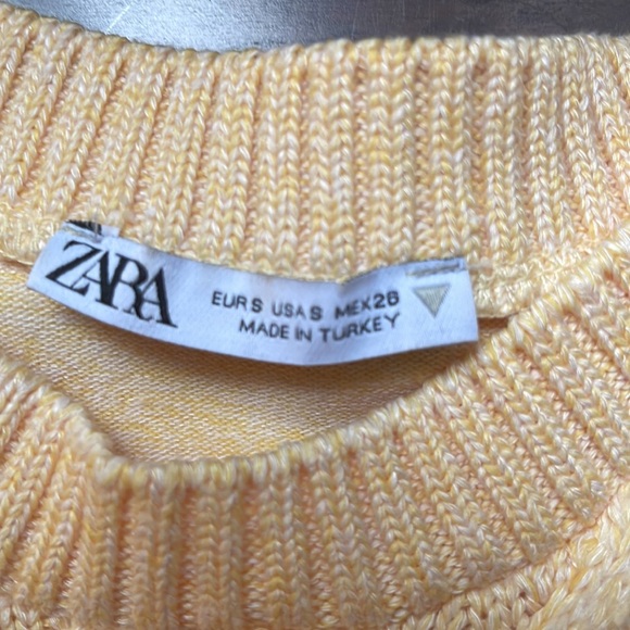 Multiple tops 🔻ALL SOLD🔻 - Picture 3 of 6